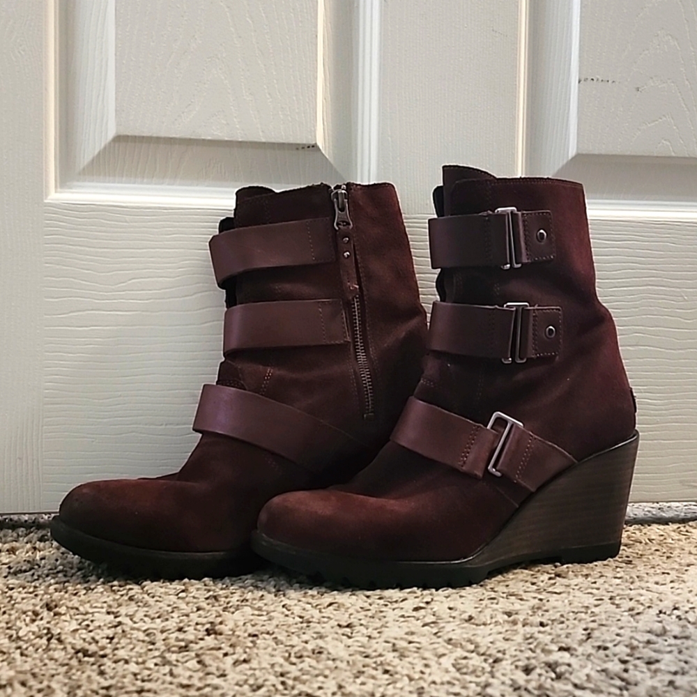 Sorel Waterproof Wedge Boots - Redwood 9.5